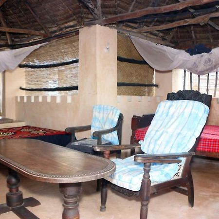 Wildebeeste Lamu Hotel Bagian luar foto